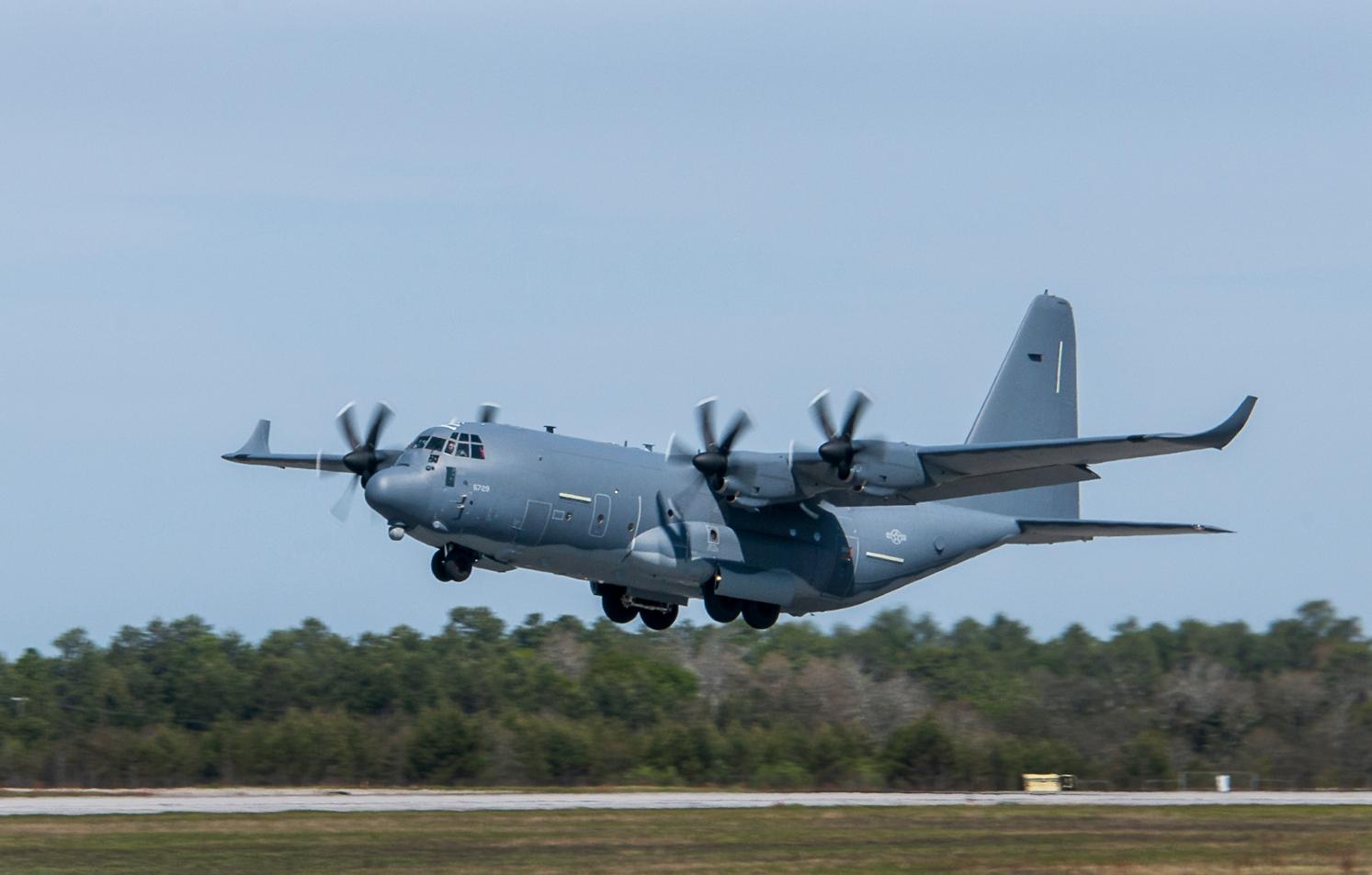 На авиабазе Eglin, шт. Флорида, 413-я эскадрилья летных испытаний проводит оценку модернизированного  MC-130J, оснащенного вертикальными законцовками крыльев (winglets - винглетами) и распределенной системой управления взлетом, к настоящему времени выполнено 8 полетов