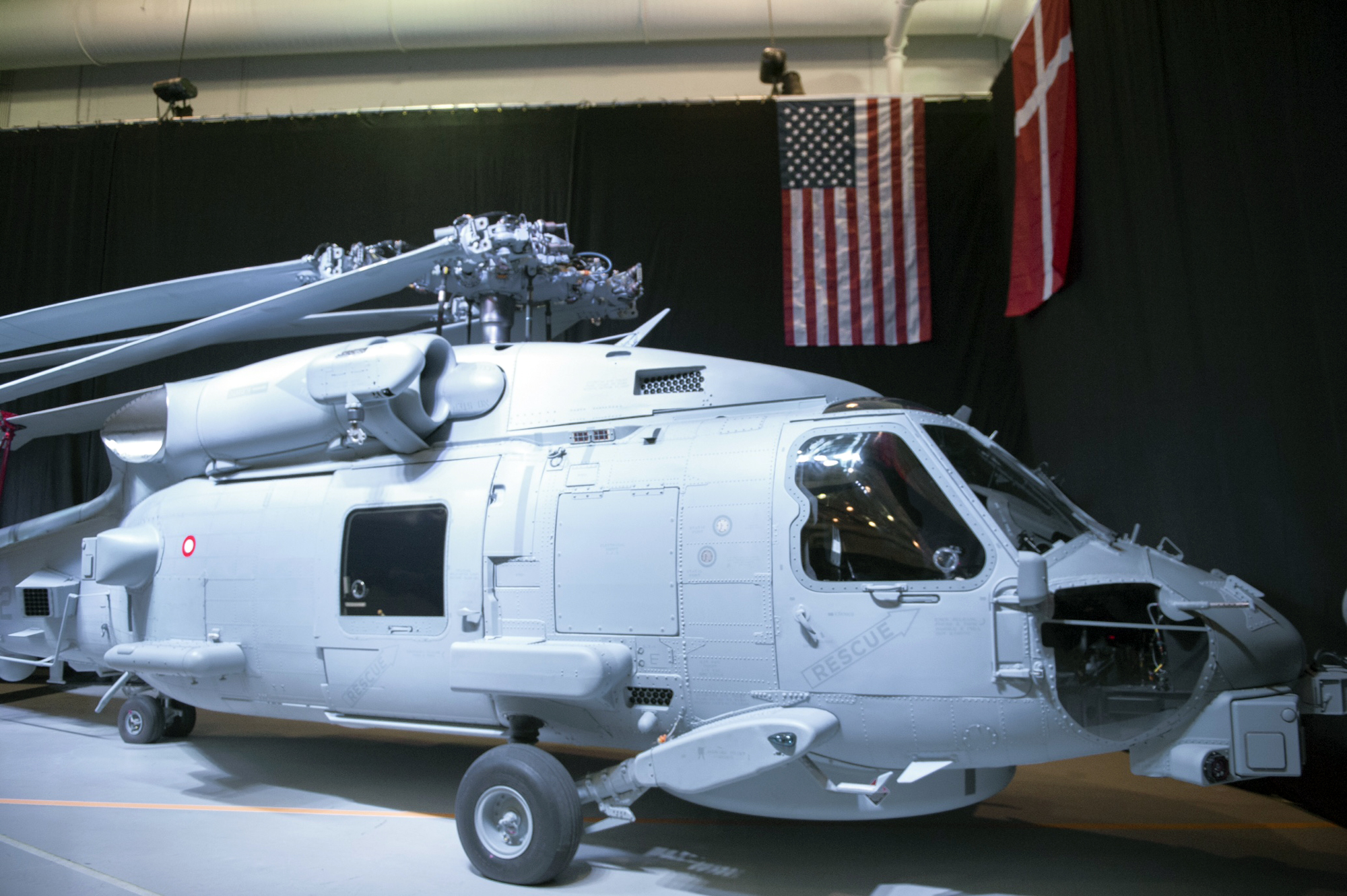 Первый датский MH-60R, фото сделано 22 октября 2015 года в Owego, шт. Нью-Йорк.