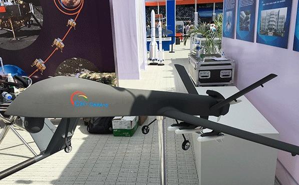 Выставочный макет новейшего и самого большого китайского беспилотника СН-5, выполнившего первый полет 26 августа 2015 года.
