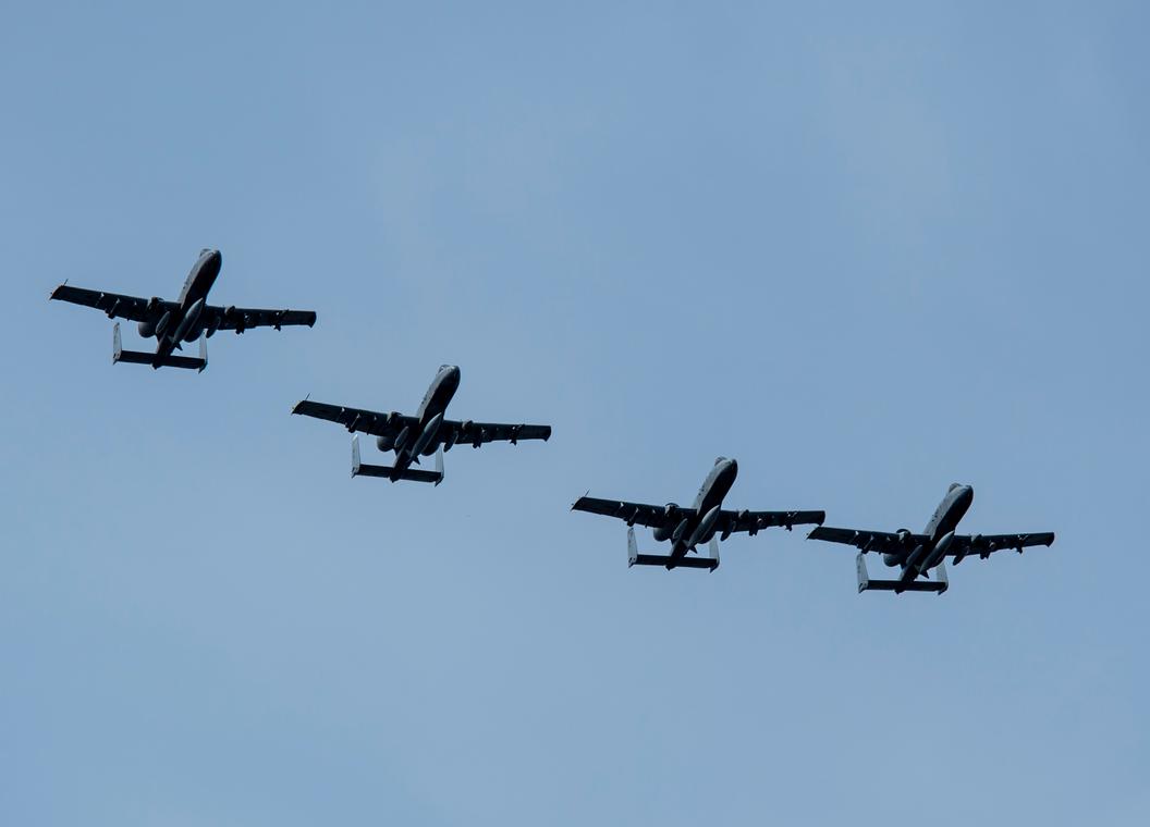 Четверка A-10 Thunderbolt II в небе над Эстонией