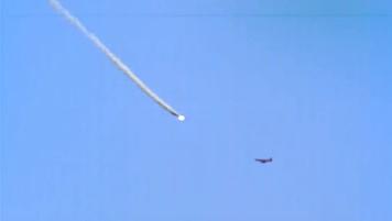 Ракета-перехватчик РАС-3 под управлением системы IBCS от Northrop Grumman поражает воздушную мишень MQM-107, скрин-шот с видео, снятого 12 ноября 2015 года